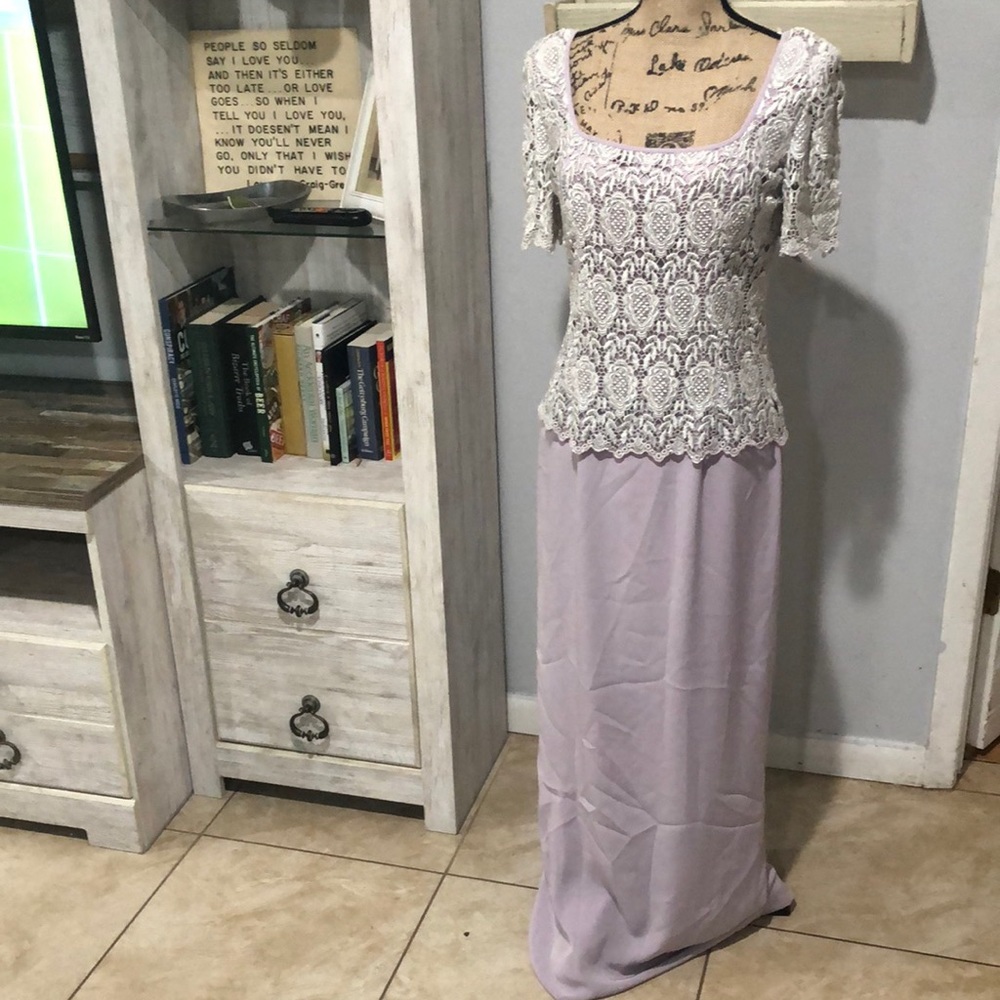 Formal lavender and lace long dress size 6